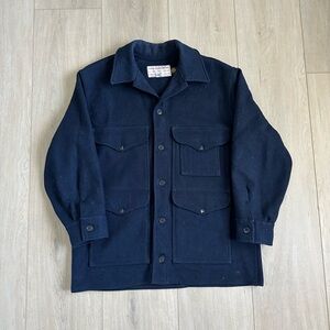 Filson Mackinaw Cruiser Style 110 Navy Wool Jacket. Men’s Large.